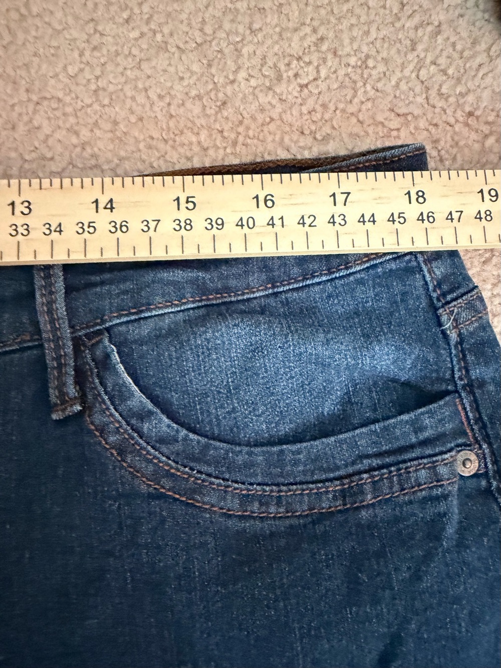 Gloria Vanderbilt Amanda Capri Jeans Women 16 Blue All Around Slimming Cuffed - Picture 9 of 12